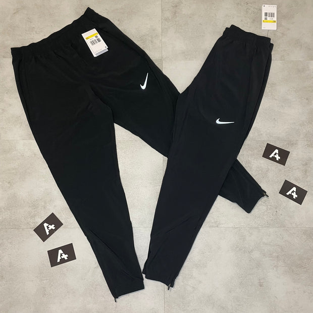 ESSENTIALS WOVEN RUNNING PANTS - BLACK