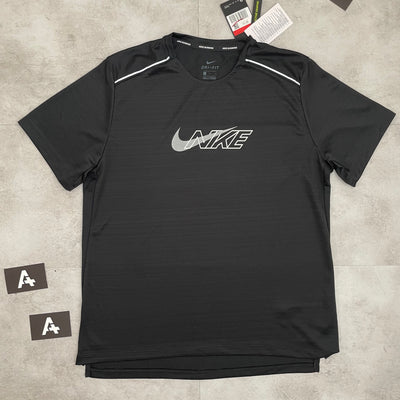 SWOOSH MILER 1.0 T-SHIRT - BLACK